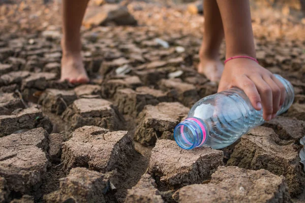 Children Pour Water Arid Ground Drought Concept — Stock Photo, Image