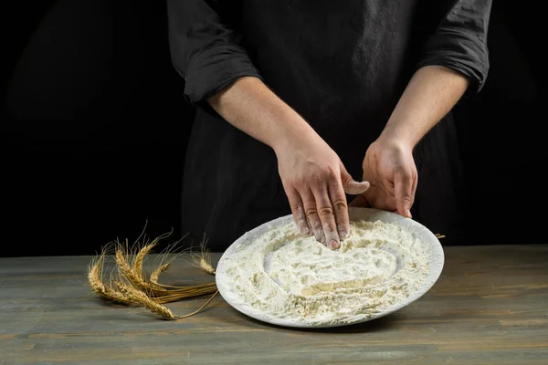 Chef Mani Pasta Cottura Sfondo Legno Concetto Alimentare — Foto Stock