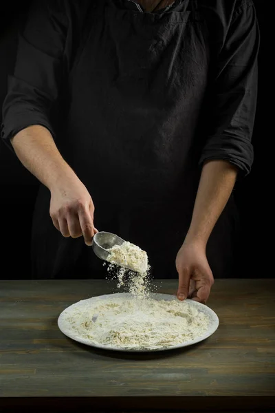 Chef Mani Pasta Cottura Sfondo Legno Concetto Alimentare — Foto Stock