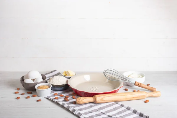 Bakning Ingredienser Och Redskap Köksbordet — Stockfoto