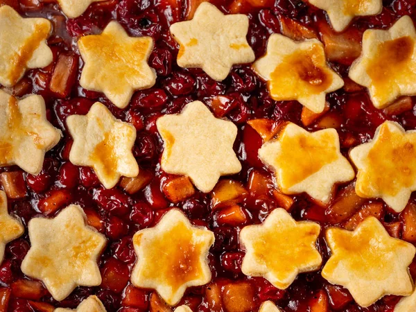 Meyve pasta doldurma görünümü Kapat yıldız ile dekore edilmiştir. 