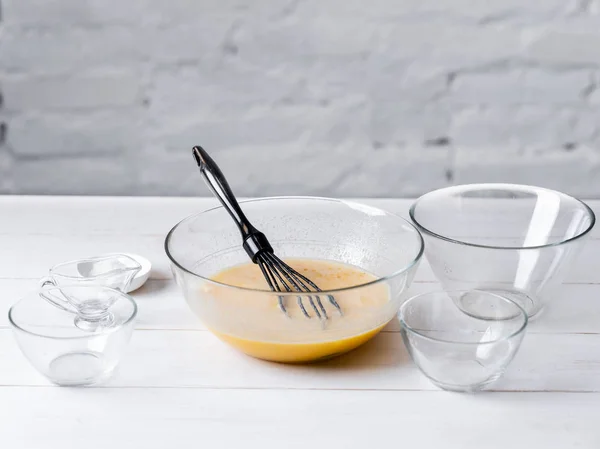 Masa Cruda Para Crepes Cuenco Vidrio Sobre Fondo Madera — Foto de Stock