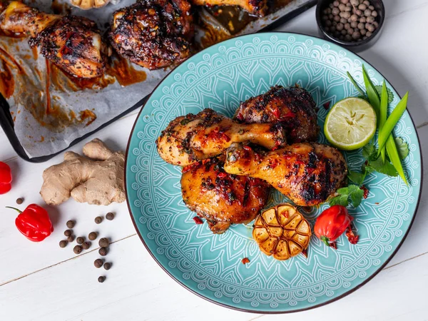 Fresh Baked Chicken Legs Served Lime Slice Herbs Garlic Blue — Stock Photo, Image