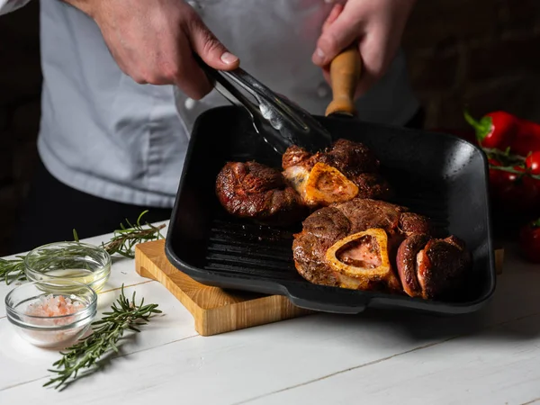Matlagning Kryddig Nötkött Biffar Grillning Pan — Stockfoto