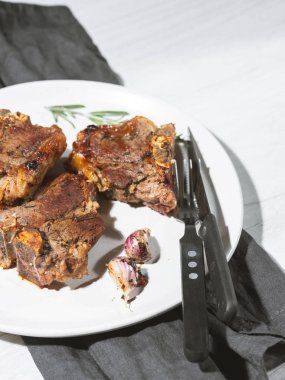 Baharatlı kızarmış tavuk.