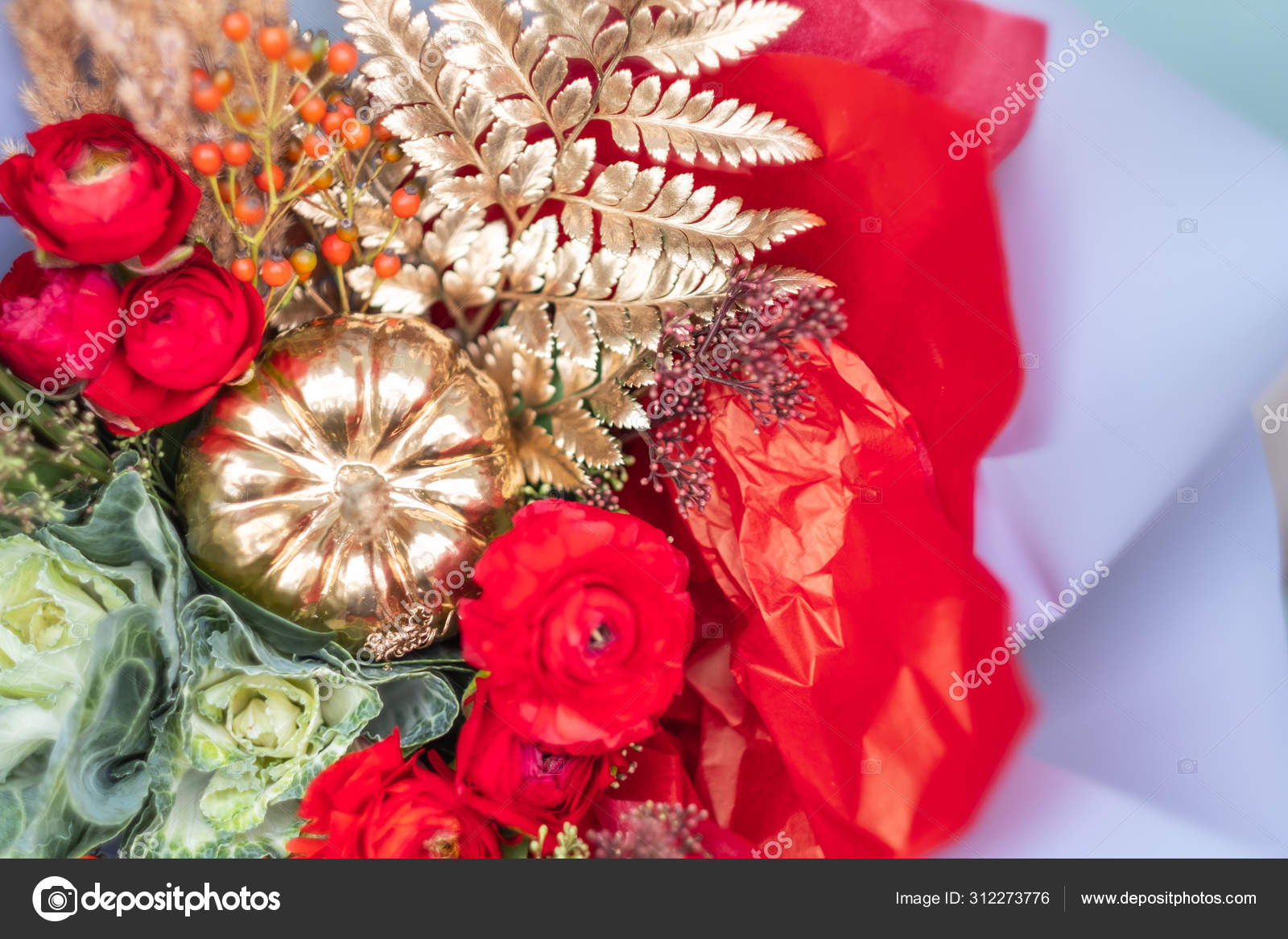 Beau Bouquet Fleurs Lumineuses image libre de droit par Stockoholic ©  #312273776
