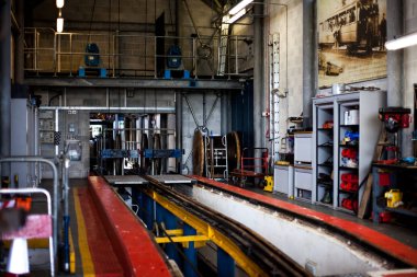 Üst füniküler İstasyonu ve teleferik büyük Orme içinde genel iç Llandudno, Galler tramvay. Füniküler tramvay istasyonu içten bir bakış. Teknoloji, vintage taşıma kavramı.