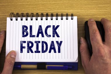Black Friday gösterilen metin işareti. Şükran günü alışveriş izni indirimler sonra kavramsal fotoğraf özel satış