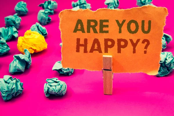 Are sen mutlu soru gösterilen metin işareti. Kavramsal fotoğraf motivasyon başarı hayat kutlama gülümseme rahatlatıcı