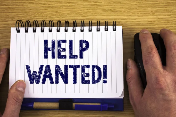 Yardım motivasyon istedim ara gösterilen metin işareti. Kavramsal fotoğraf çalışan işçi işe alma danışmanlığı gerekli