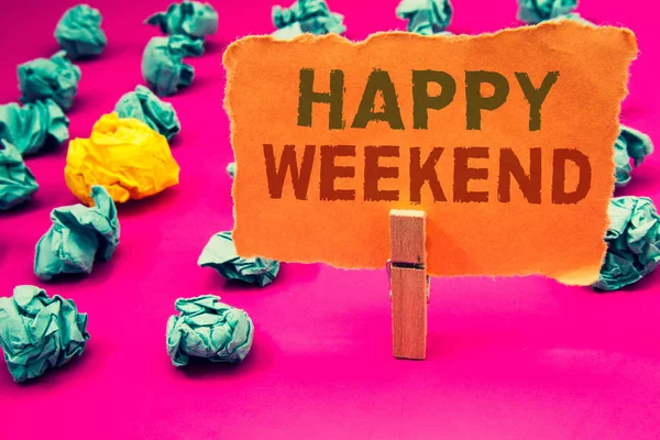 Mutlu hafta sonu gösterilen metin işareti. Kavramsal fotoğraf dilek sen-si olmak iyi rahatlatıcı yaşam olsun kutlamak zevk dinlenmek