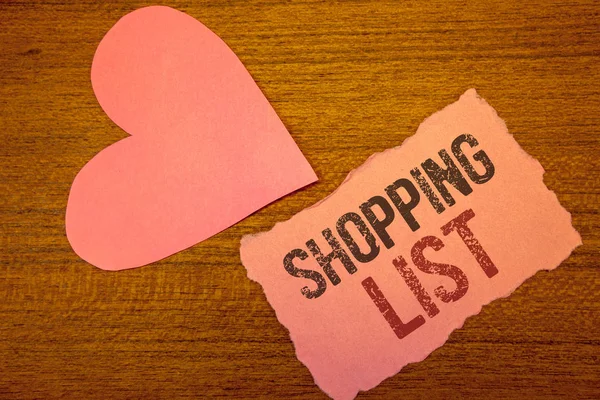 Alışveriş listesinde gösterilen metin işareti. Kavramsal fotoğraf ürünleri Market Süpermarket denetim listesi satın almanız gerekir