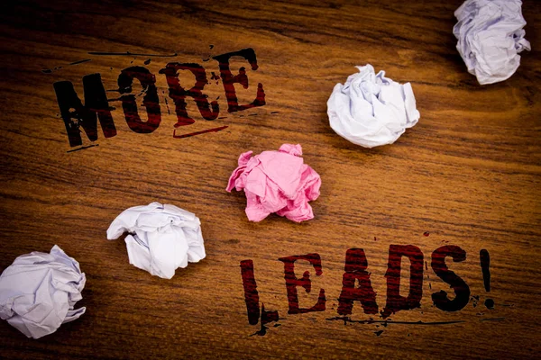 El yazısı metinler daha fazla motivasyon ara yol açar. Customersideas kelime ahşap ek potansiyel müşteri ver anlam kavramı siyah harfler birkaç denemeden buruşuk Kağıt arka plan