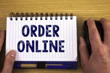Sipariş Online gösterilen metin işareti. Kavramsal fotoğraf satın alma bir şey Internet üzerinde E-ticaret kablosuz alışveriş