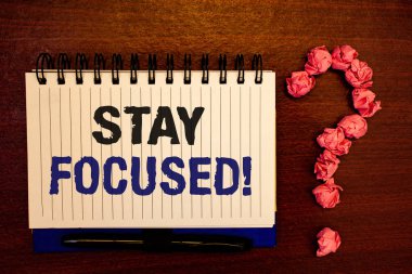 Kal motivasyonel odaklanmış arama yazma el yazısı textss. Korumak odak ilham verici düşünme anlam kavramı