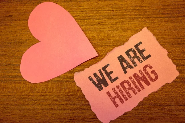 Çoğu işe gösterilen metin işareti. Kavramsal fotoğraf yetenek avcılık iş pozisyon istedim işgücü insan kaynakları işe alım