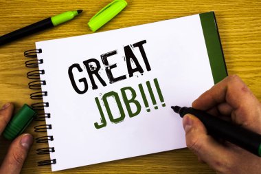 Büyük iş motivasyonel ara gösterilen Not yazma. Mükemmel iş de iyi sonuçlar iltifat vitrine iş fotoğraf