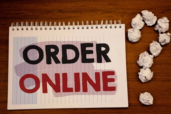 Sipariş Online gösterilen Not yazma. Internet üzerinde bir şey satın alma iş fotoğraf vitrine Kablosuz E-ticaret alışveriş