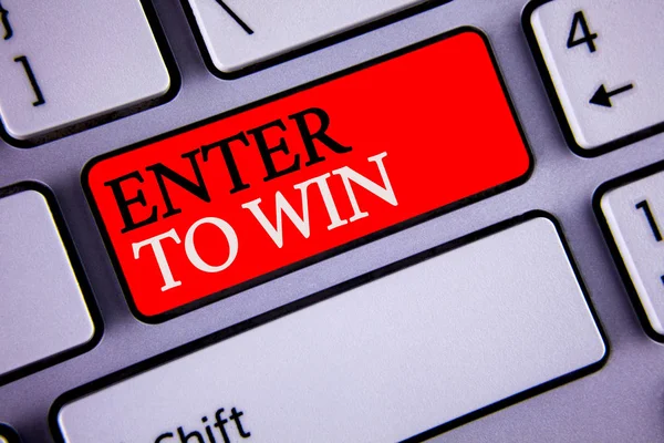 Kazanmak için girin gösterilen Not yazma. Ödül ödül şans Giveaway bir Web sitesi ziyaret ettiğiniz için verilen ödülü vitrine iş fotoğraf