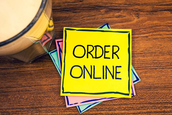 Sipariş Online gösterilen metin işareti. Kavramsal fotoğraf satın alma bir şey Internet üzerinde E-ticaret kablosuz alışveriş
