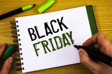 Black Friday gösterilen Not yazma. Şükran günü alışveriş sonra özel satış vitrine iş fotoğraf izni indirimler