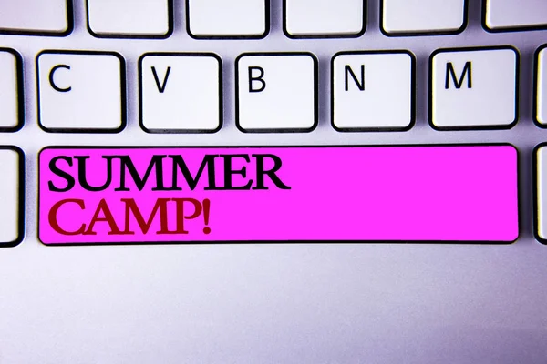 Pisanie Textss Summer Camp Motywacyjne Call Słowa Koncepcja Biznesowa Dla — Zdjęcie stockowe