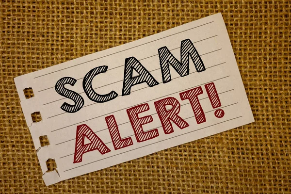 Aldatmaca Çağrı Uyarısı motivasyonel gösterilen metin işareti. Dolandırıcılık veya virüs attacksnotebook sayfa fikirler mesaj siyah kırmızı harflerle kelimeler hasır arka plan önlemek için kavramsal fotoğraf güvenlik uyarısı