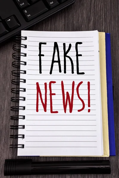 Scrittura Concettuale Mano Che Mostra Fake News Motivational Call Foto — Foto Stock