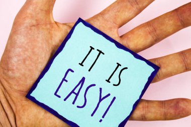 Bu kolay motivasyon çağır gösterilen metin işareti. Kavramsal fotoğraf net basit değil temel zahmetsiz karmaşık