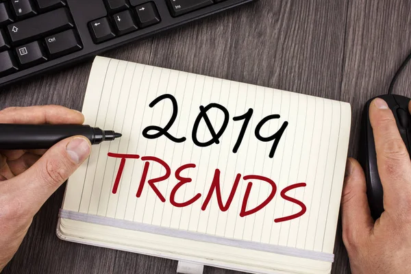 Słowa Pisanie Tekstów 2019 Trendy Koncepcja Biznesowa Dla Nowego Roku — Zdjęcie stockowe