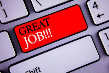 Büyük iş motivasyonel ara gösterilen Not yazma. Mükemmel iş de iyi sonuçlar iltifat vitrine iş fotoğraf