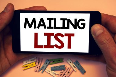 E-posta listesi gösterilen Not yazma. Adları ve adresleri bir şey göndermek için gidiyorsun insanların vitrine iş fotoğraf