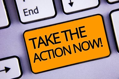 Word metin almak eylem şimdi motivasyon çağrısı yazma. İş kavramı hareket başlatmak hemen hemen anında simli klavye sarı düğmeye iki ok tuşu için sonsuz fırsat var