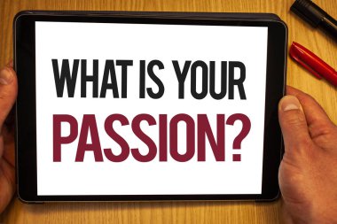 El yazısı metin tutku sorunuz nedir. Biri renkli harfler siyah marker kırmızı kalem kereste carrel gösterilen onun hayalleri ve umutları el tutmak hakkında soran kavram anlam