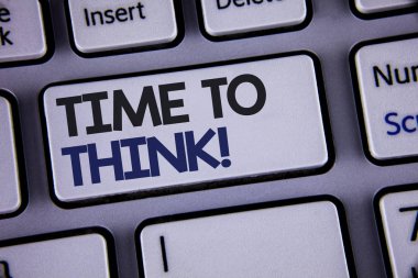 Kavramsal el zaman düşünüyorum motivasyonel arama için gösterilen yazma. İş fotoğraf vitrine düşünme planlama fikirleri cevap soru metin iki kelime düğmesini tuşa basarak gri bilgisayar geri al