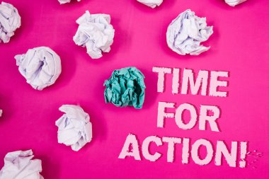 Zaman için motivasyon arama eylemi gösterilen metin işareti. Kavramsal fotoğraf aciliyet hareket teşvik Challenge iş metin kelime ufalanmış arka plan kağıt notları beyaz mavi stres kızgın pembe