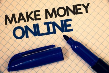 Make Money Online yazma el yazısı metin. E-ticaret eİş yenilik Web teknolojisi metin iki kelime kağıt açık mavi işareti kap mesaj mektup okul yazılı iş anlam kavramı