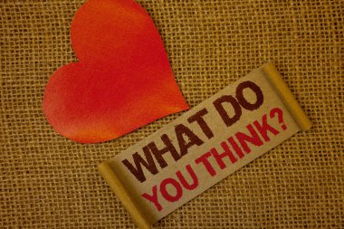 Word metin ne yapmak sen düşünmek soru yazma. İş kavramı kırmızı kenarlıkla ve içerik pembe kağıt kalp güzel trice görüş duyguları yorum yargı mahkumiyet lavanta pembe sayfası için