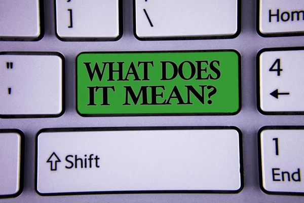 않습니다 질문을 보여주는 화살표 단어와 호기심 키보드 버튼을 보여주는 비즈니스 — 스톡 사진