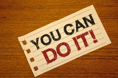Yapmak bu motivasyonel diyebileceğin gösterilen Not yazma. İlham verici mesaj motivasyon olumlu metin iki kelime beyaz kağıt Not ahşap resepsiyon hızlı eskiz okul iş kalem vitrine iş fotoğraf
