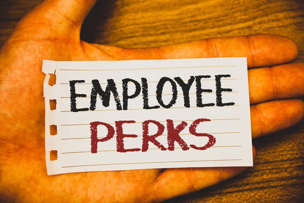 El yazısı metin yazma çalışan Perks. Beyaz kağıt Not el avuç kalem mesaj yazılan çalışan yararları ikramiye tazminat ödüller sağlık sigortası metin iki sözcükler anlam kavramı