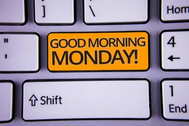 Good Morning Motivasyona Pazartesi ara yazma el yazısı metin. Mutlu pozitif enerjik kahvaltı gümüş rengi parlak modern bilgisayar klavye sarı ok tuşu ile anlam kavramı
