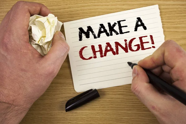 El yazısı metin yapmak A değişiklik motivasyonel ara. Beyaz kağıt Not Siyah marker el yeni gol fırsatları farklı yaklaşım metin iki kelime anlam kavramı kağıt Not ufalanmış