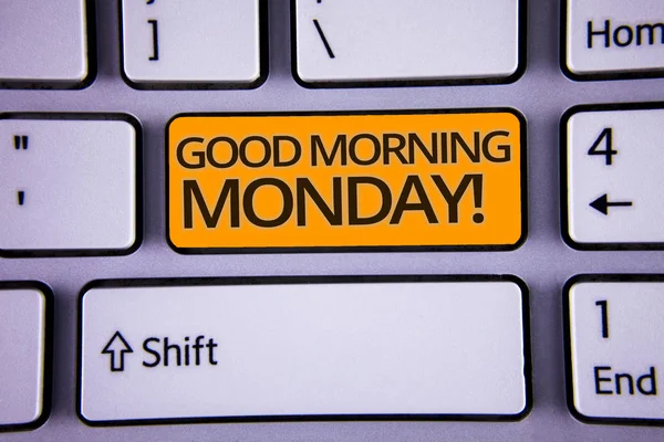 Good Morning Motivasyona Pazartesi ara yazma el yazısı metin. Mutlu pozitif enerjik kahvaltı gümüş rengi parlak modern bilgisayar klavye sarı ok tuşu ile anlam kavramı