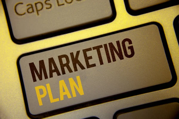 El yazısı metin pazarlama planı. Bilgisayar klavye sol Shift tuşunu düğme iş basın yazılı reklam stratejileri piyasa başarılı fikirler metin iki kelime anlamı iş kavramı