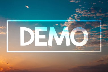 El yazısı metin Demo. Deneme Beta sürümü ücretsiz Test örnek önizleme prototip günbatımı mavi plaj turuncu bulutlu bir şey anlam kavramı mesaj doğal sakin gökyüzü fikirler bulutlar