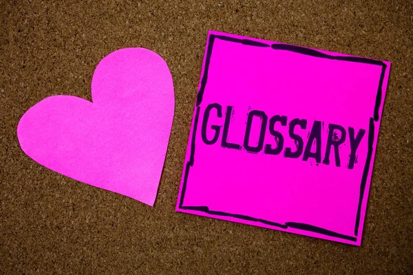 Sözlük yazma el yazısı metin. Anlamı olan terimler alfabetik listesi kelime açıklamaları Cork arka plan anlam kavramı kağıt kağıtları fikirler mesajlar kalp aşk güzel ilham pembe