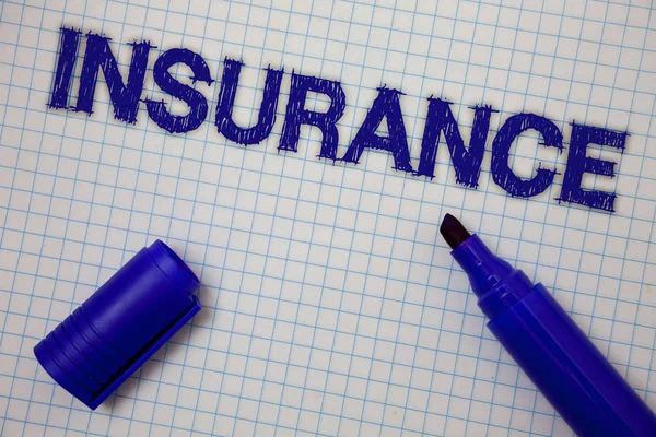 El yazısı metin sigorta. Finansal koruma veya kayıp kare defter sayfası fikirleri karşı geri ödeme için iletileri mavi açık işaret kılavuz arka plan ilke anlam kavramı