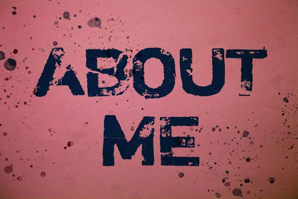 El yazısı metin pembe arka plan dağınık boya splatters kişilik davranış tutum karakter bireysel ahlak şekilde fikirler mesajlar anlamı bana kavramı hakkında duygularını iletişim