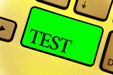 Test kavramsal fotoğraf akademik sistemik yordamı gösterilen metin işaret güvenilirlik dayanıklılık yeterlilik yakın klavye anahtar sarı dizüstü dizüstü yaratıcı bilgisayar anahtar gölge kadar değerlendirmek